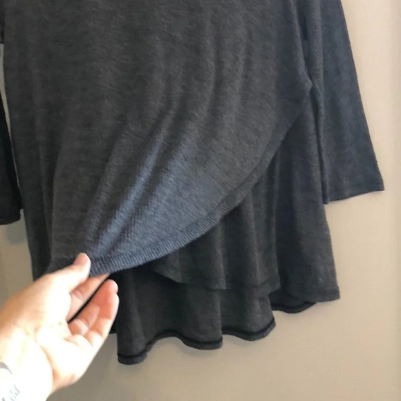 Hollister blue flowy top size Xs - Picture 2 of 6